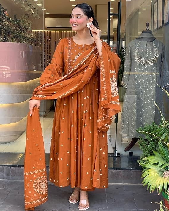 Amazon Brand - Myx Women's Kurta Pant Set with Embroidered Organza Dupatta
