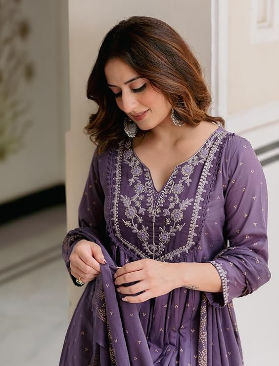 Amazon Brand - Myx Women's Kurta Pant Set with Embroidered Organza Dupatta